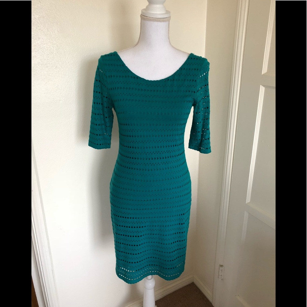 Dress - Picture 3 of 4